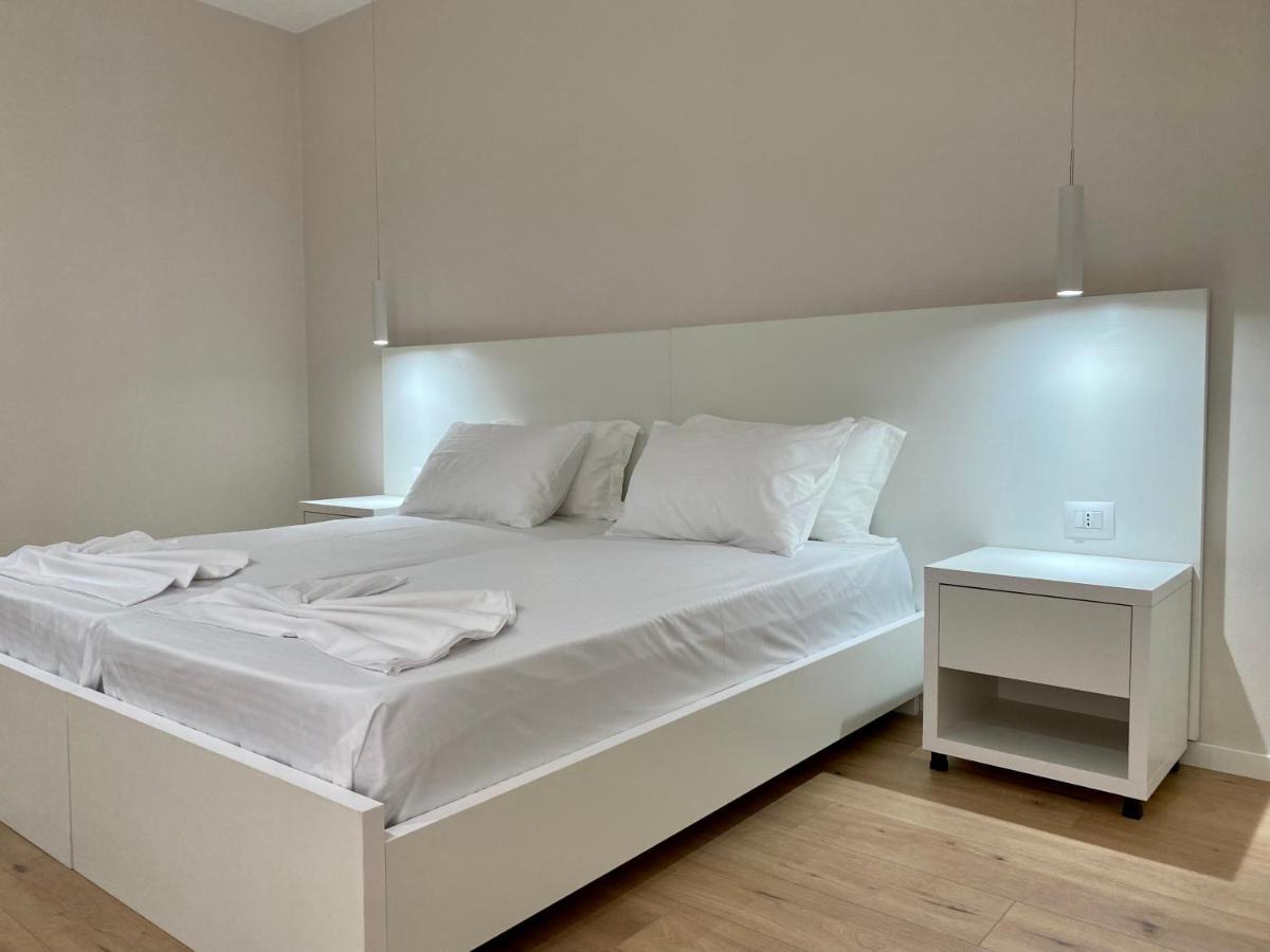 Violet'S Boutique Apartments Sarandë エクステリア 写真