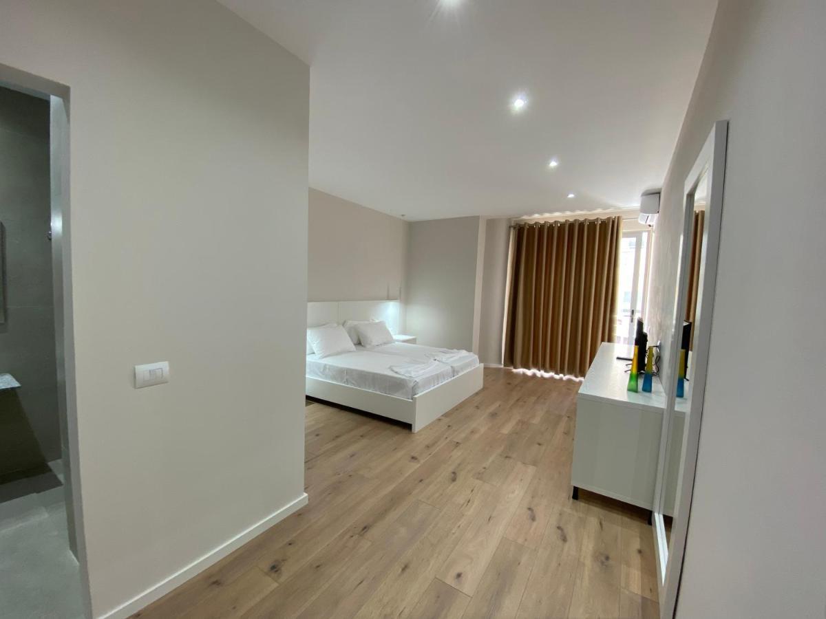 Violet'S Boutique Apartments Sarandë エクステリア 写真