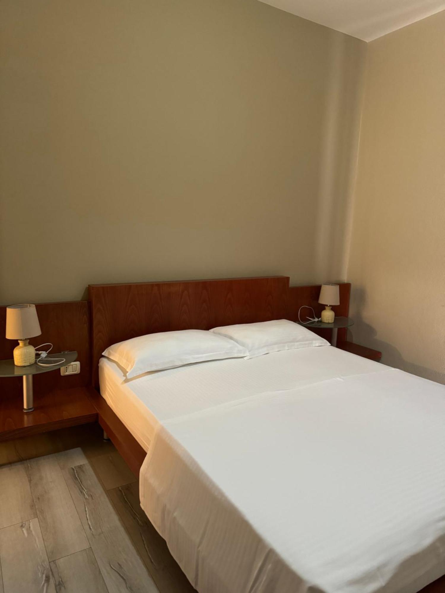 Violet'S Boutique Apartments Sarandë エクステリア 写真
